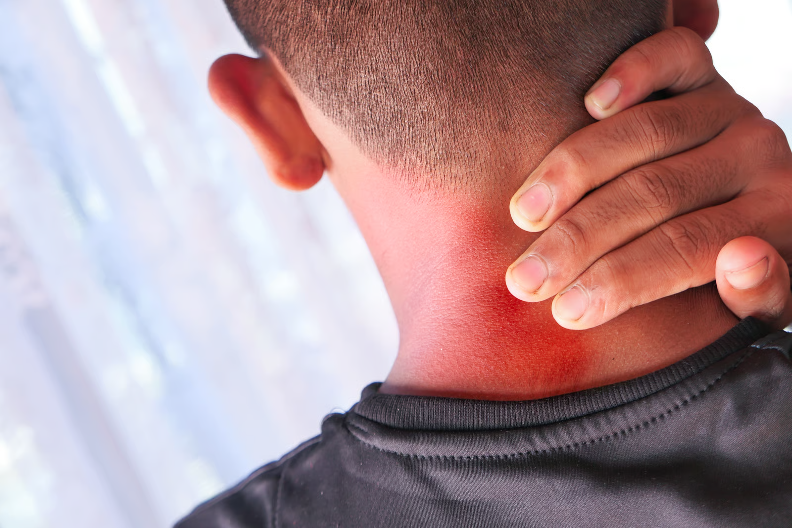 Comprehensive Neck Pain Treatment in City | American Integrated Healthcare